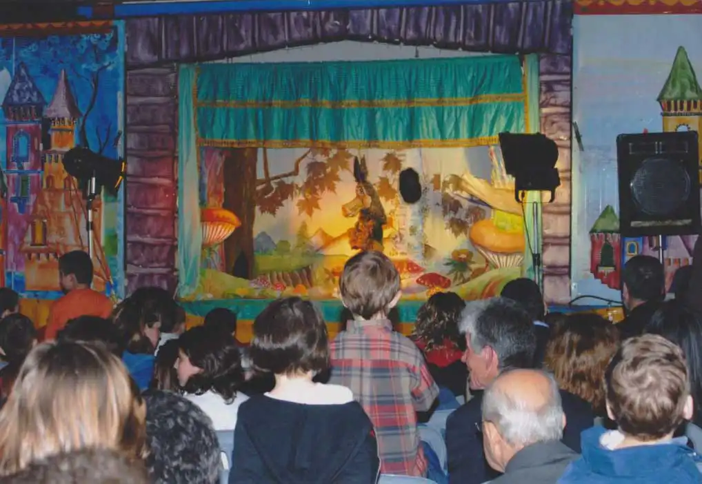 κουκλοθέατρο νίκο τζίκα